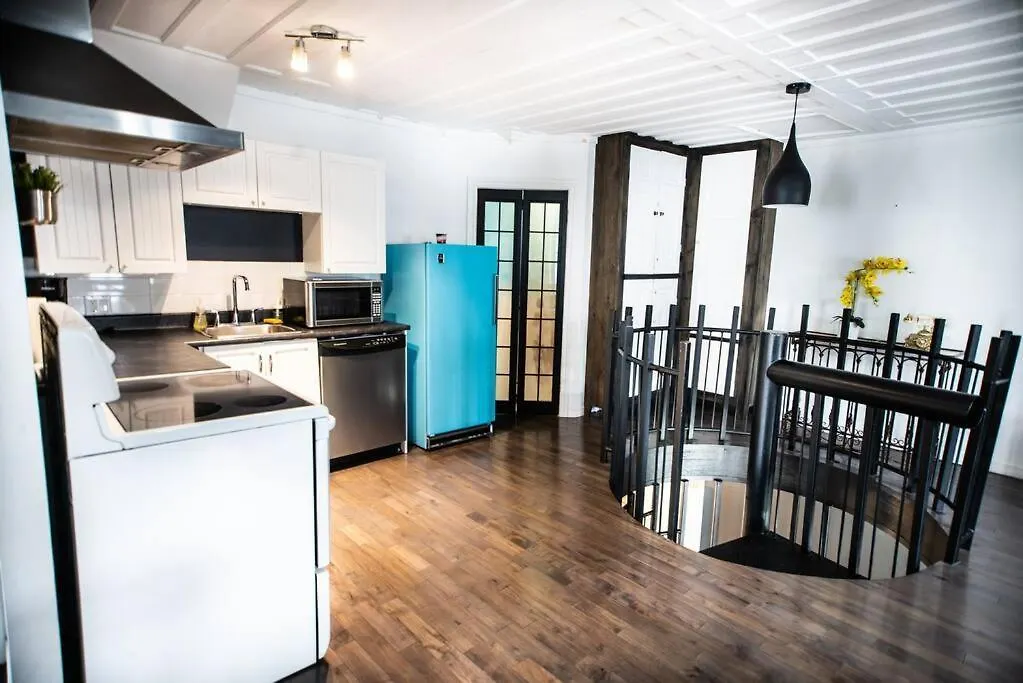 Apartment La Maison Bleue Des Artistes Quebec City