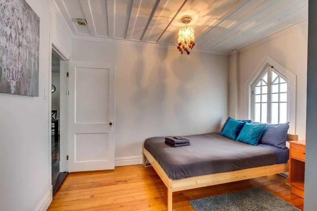 La Maison Bleue Des Artistes Quebec City 0*,