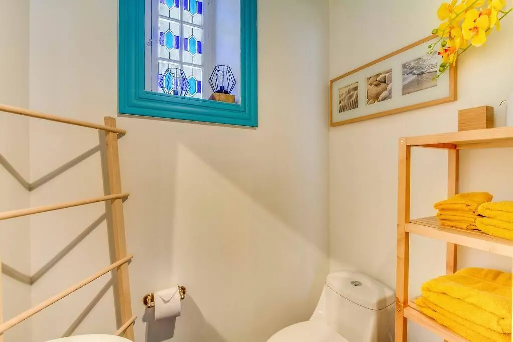 La Maison Bleue Des Artistes Quebec City 0*,  Canada