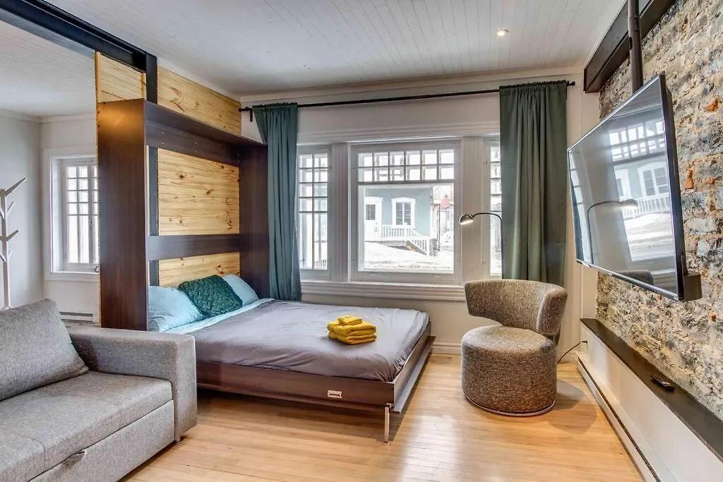 La Maison Bleue Des Artistes Quebec City Apartment